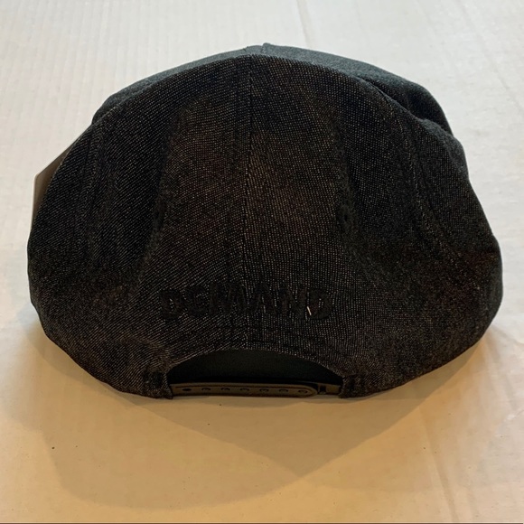 Crooks and castles tee and Popular snap back cap - Picture 6 of 6